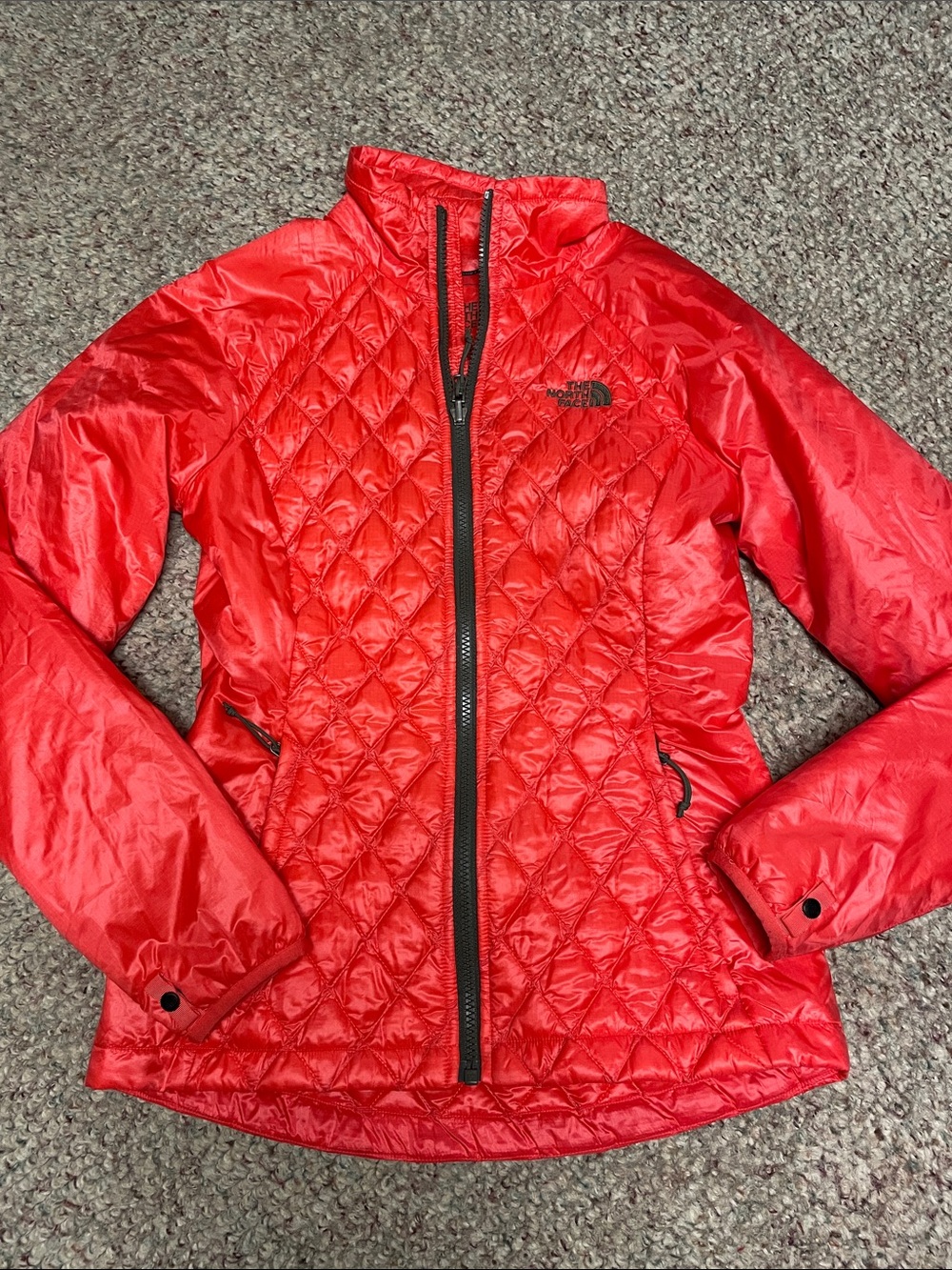 The North Face Women's Red Quilted light Puffer Jacket